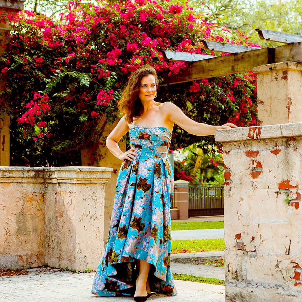 Meet your Posher, Elise